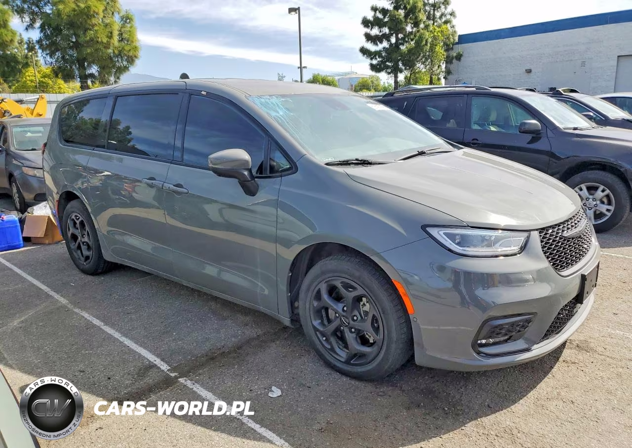 2023 Chrysler Pacifica Hybrid Touring L VIN:2C4RC1L74PR543512 - 4