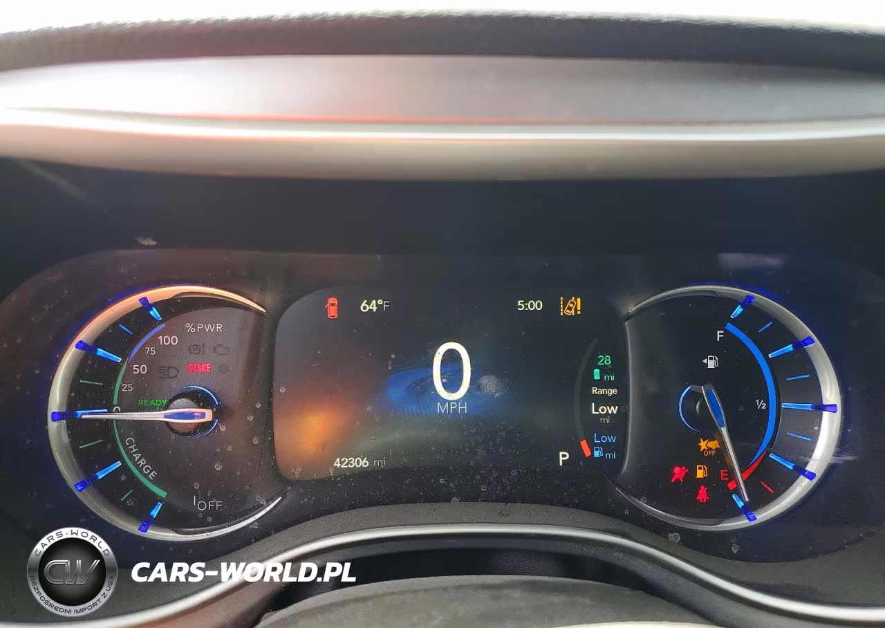 2023 Chrysler Pacifica Hybrid Touring L VIN:2C4RC1L74PR543512 - 9