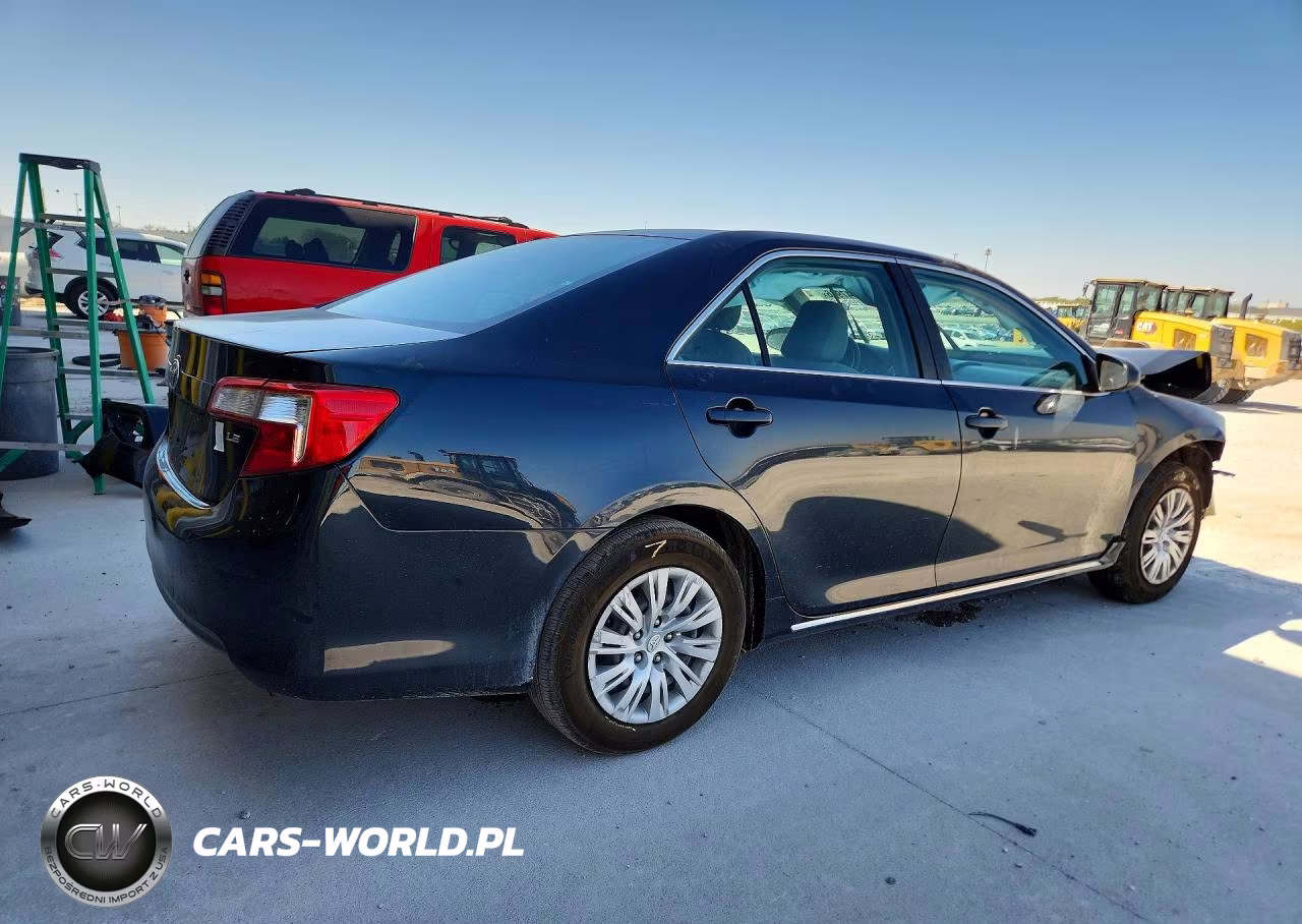 2014 Toyota Camry Le VIN:4T4BF1FKXER348153 - 3