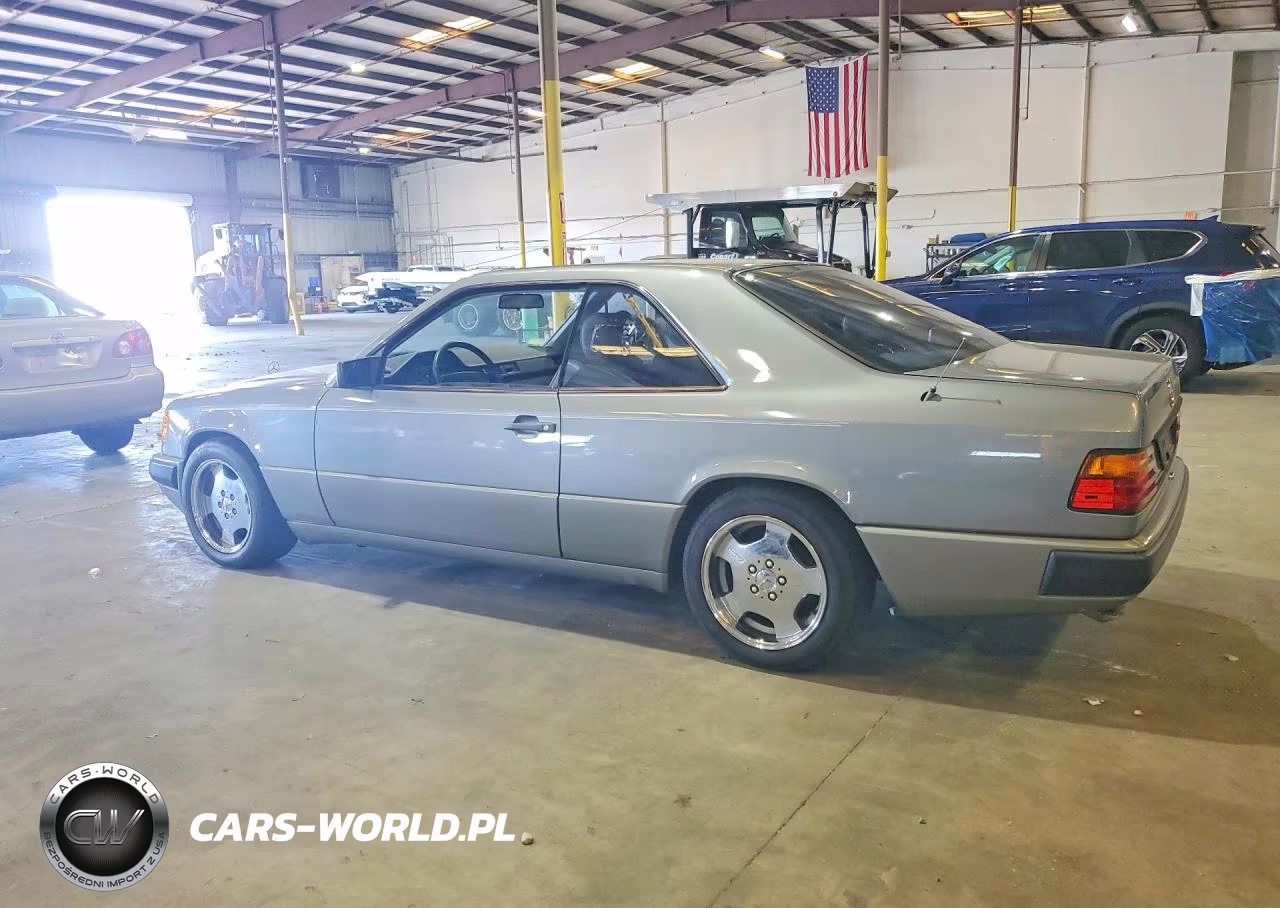 1988 Mercedes-Benz 300 Ce VIN:WDBEA50D8JA703536 - 2