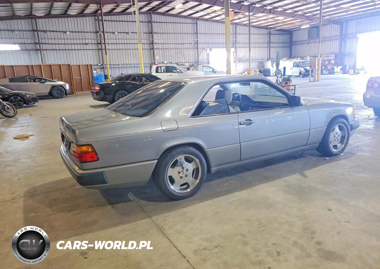 1988 Mercedes-Benz 300 Ce VIN:WDBEA50D8JA703536 - 3