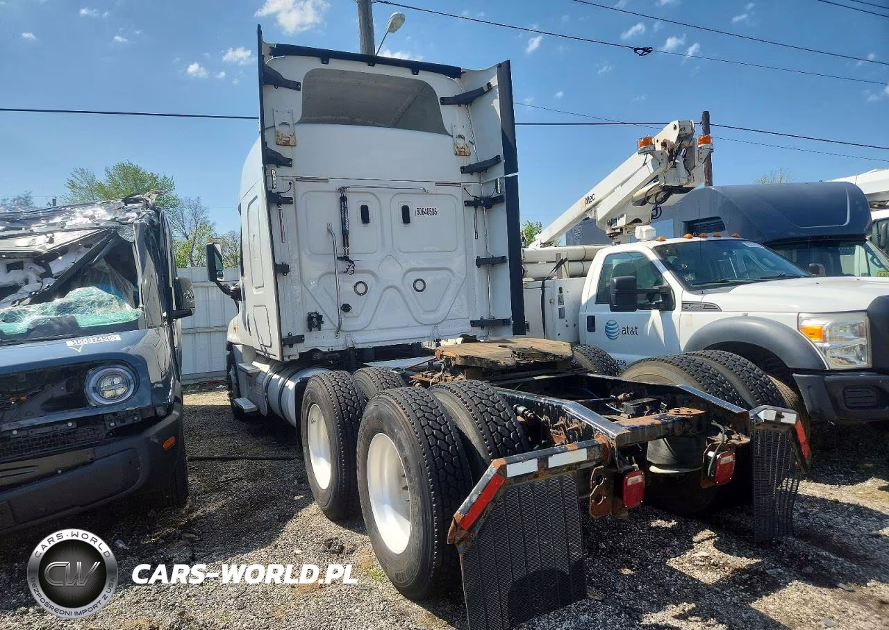 2018 Freightliner Cascadia 125 Semi Truck VIN:1FUJGLDV8JLJY8055 - 3