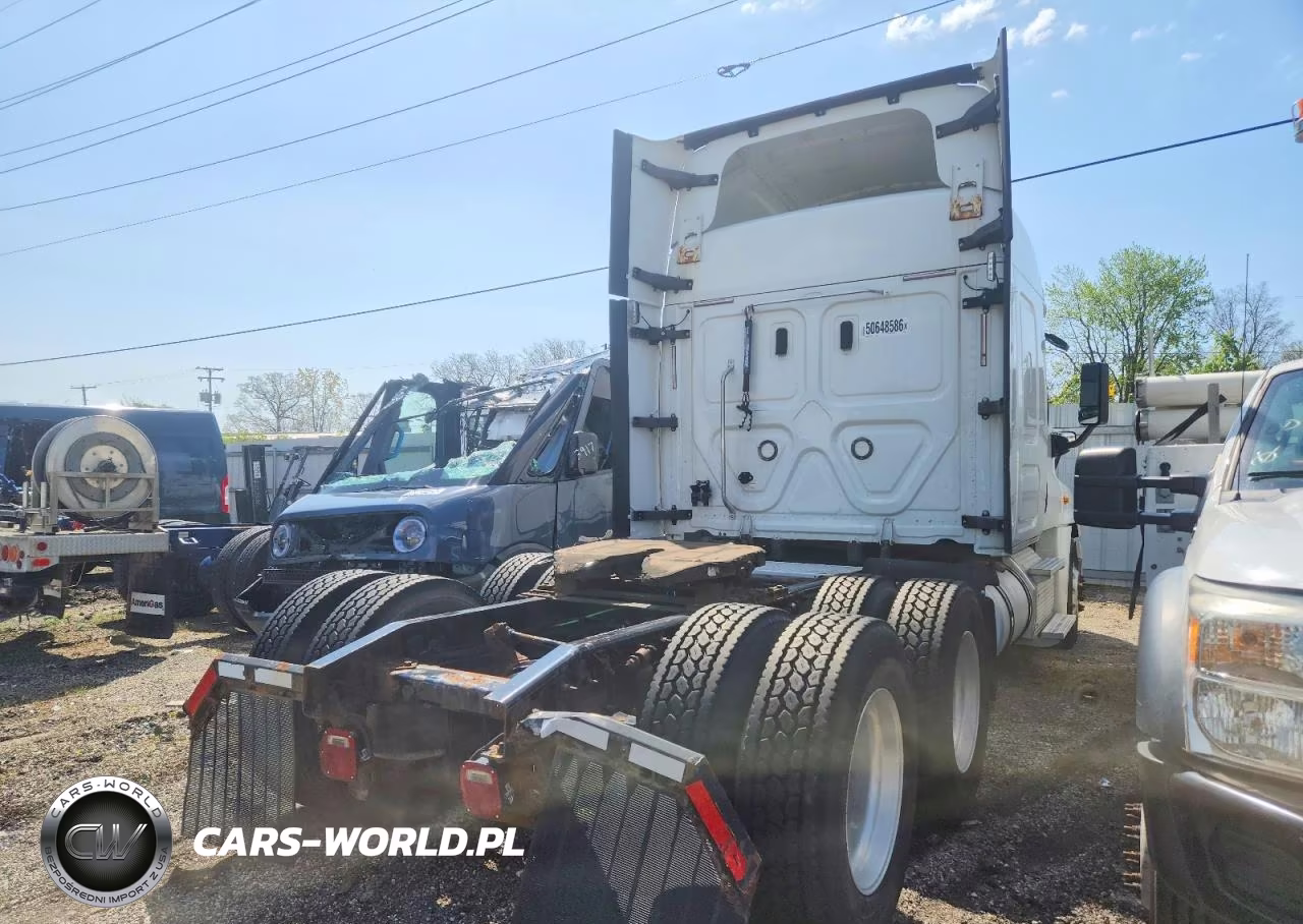 2018 Freightliner Cascadia 125 Semi Truck VIN:1FUJGLDV8JLJY8055 - 4