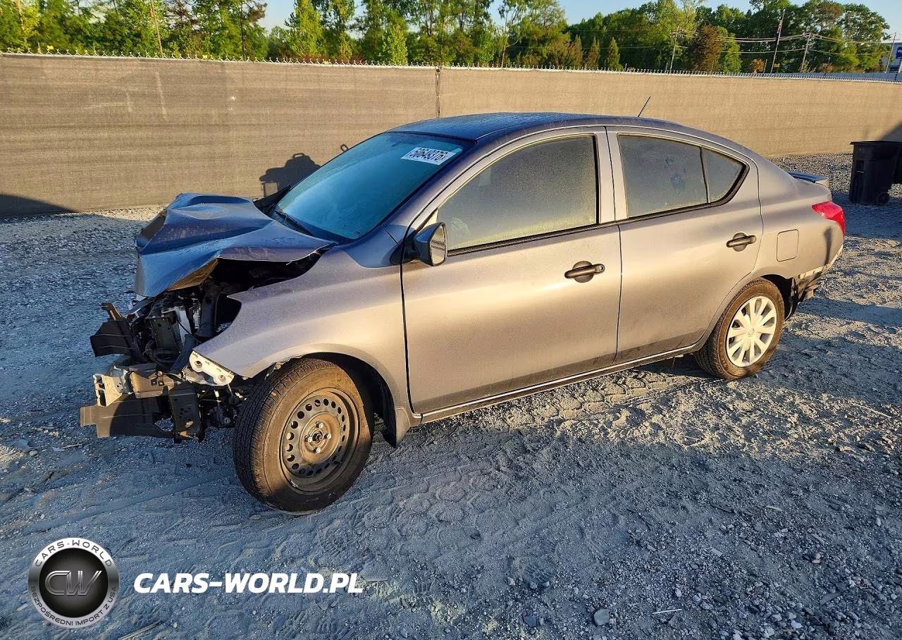 2017 Nissan Versa 1.6 S Plus