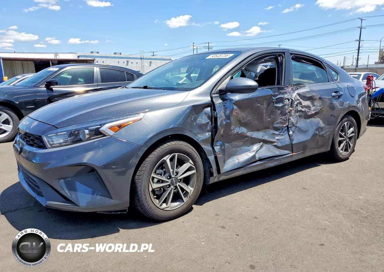 2024 Kia Forte Lxs – zdjęcie 1 z 12