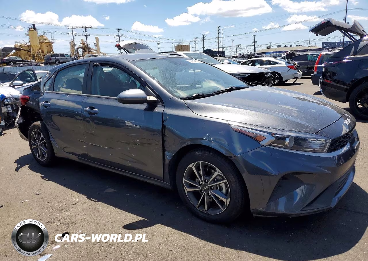 2024 Kia Forte Lxs VIN:3KPF24AD4RE750034 - 4