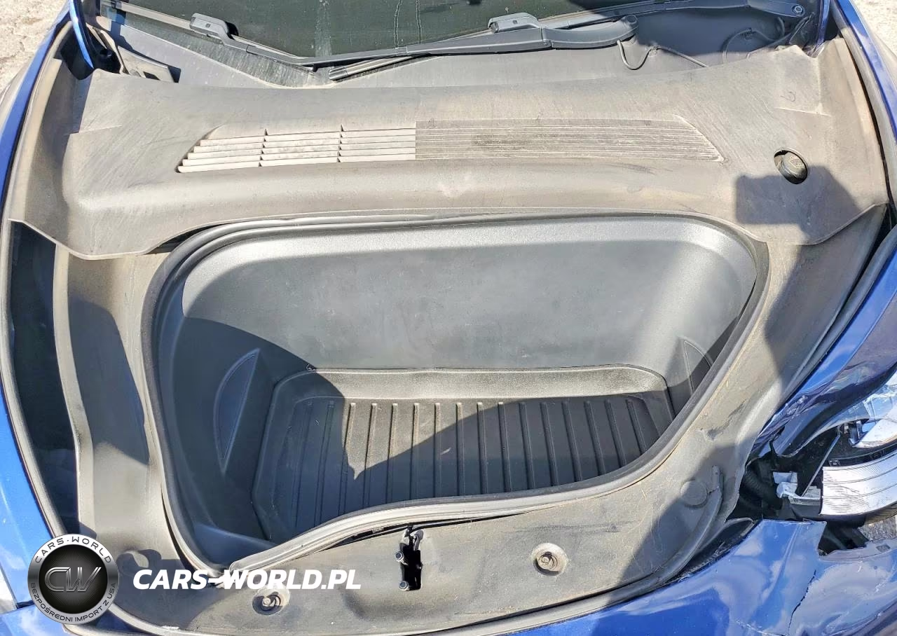2020 Tesla Model Y VIN:5YJYGDEE8LF055439 - 12