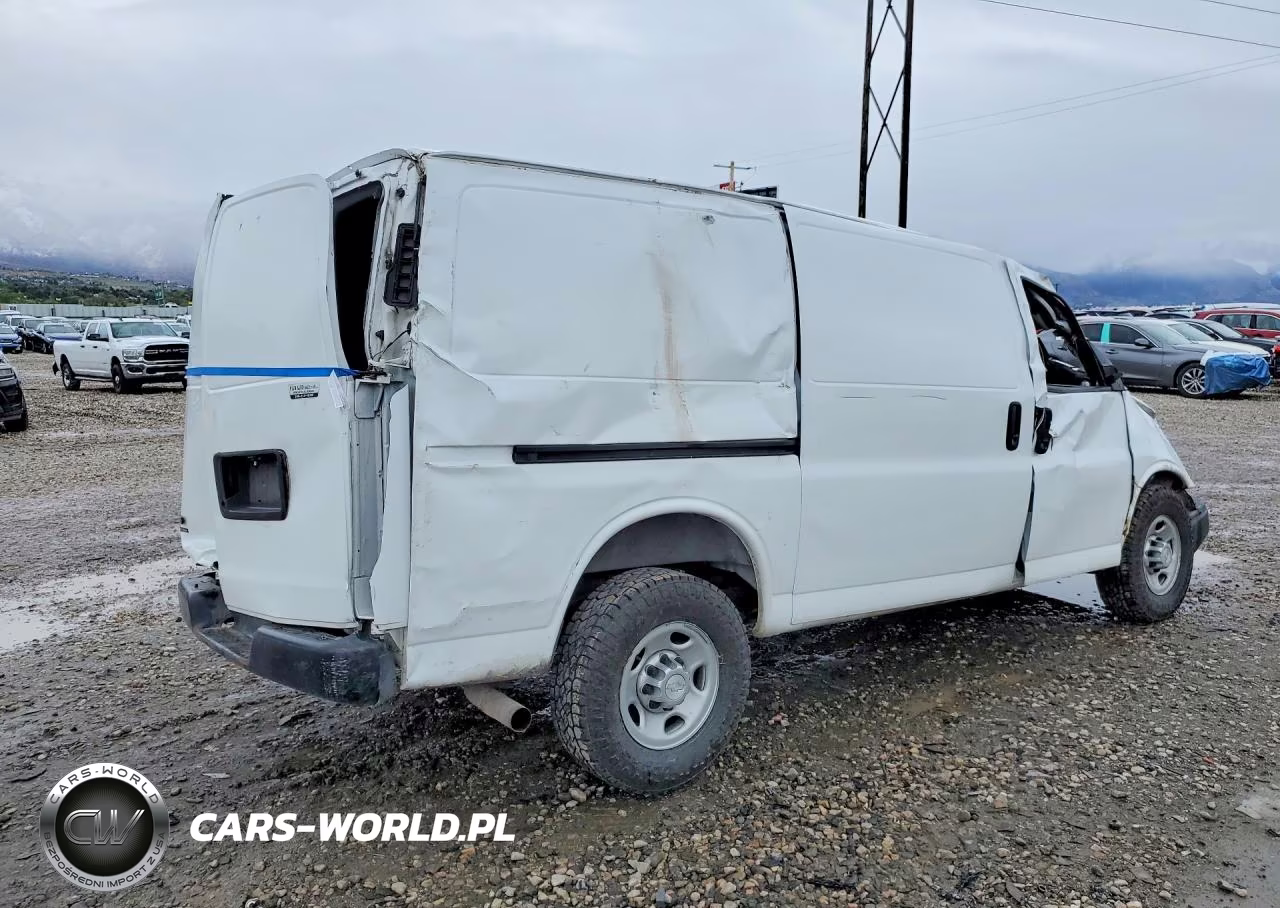 2015 Chevrolet Express 2500 Cargo Delivery Van VIN:1GCWGFCG3F1240437 - 3