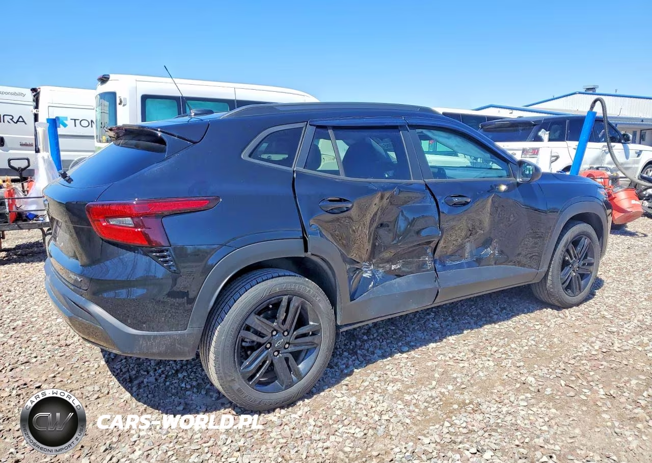2024 Chevrolet Trax Activ VIN:KL77LKE2XRC006067 - 3