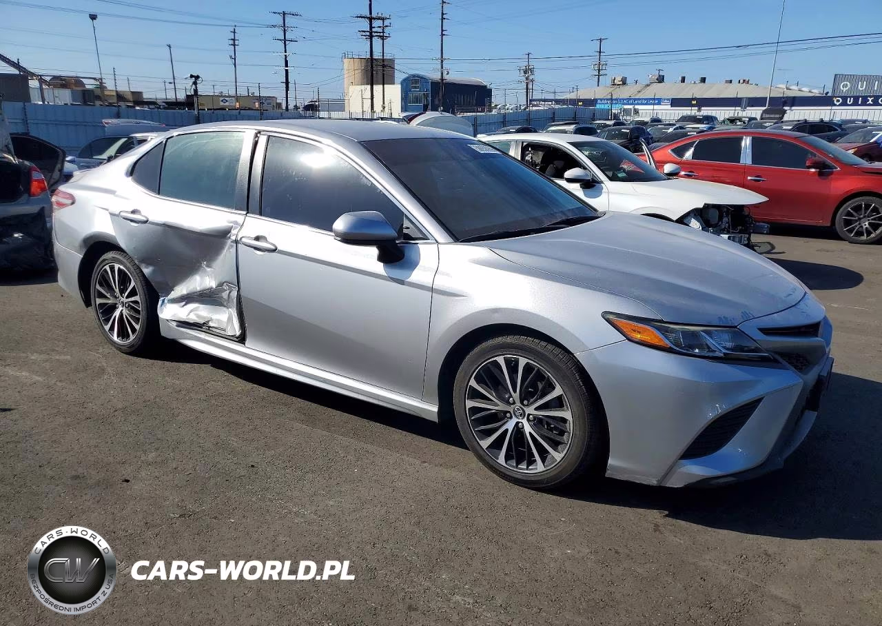 2018 Toyota Camry Se VIN:4T1B11HK5JU601136 - 4