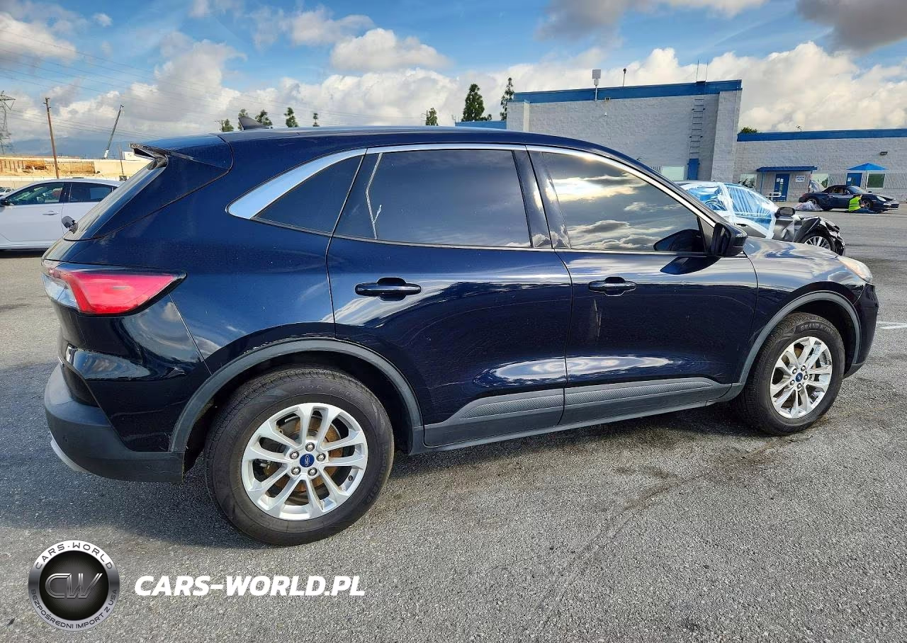 2021 Ford Escape Se VIN:1FMCU9BZ6MUA38649 - 3