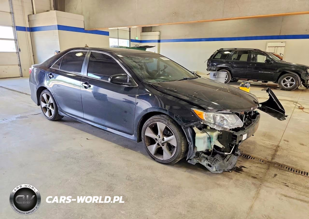 2014 Toyota Camry Se Sport VIN:4T1BF1FK4EU343217 - 4