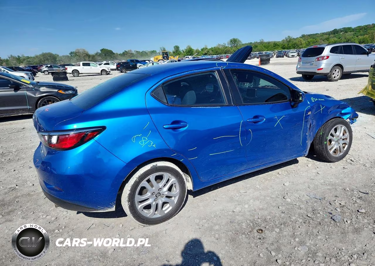 2018 Toyota Yaris Ia Base VIN:3MYDLBYV4JY331113 - 3