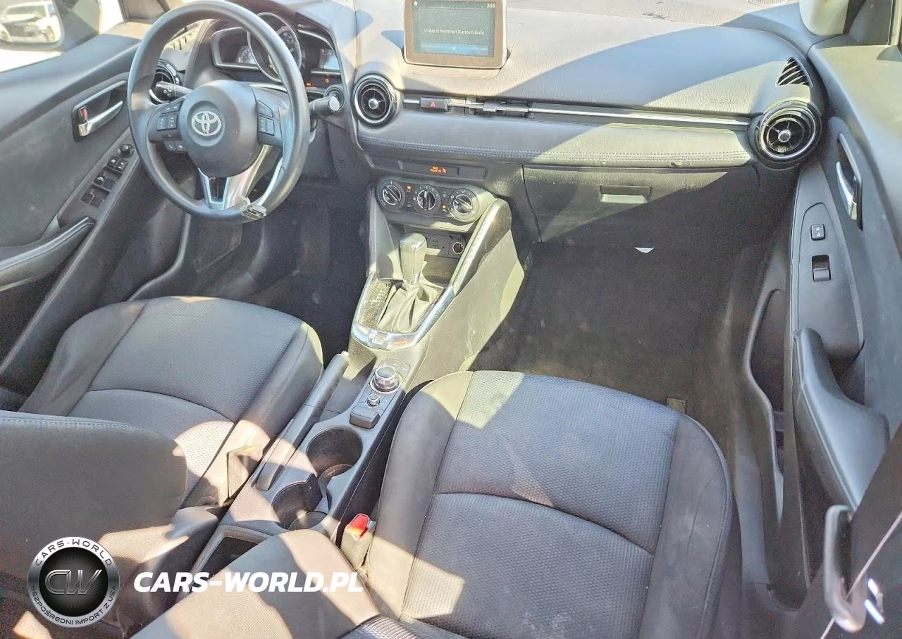 2018 Toyota Yaris Ia Base VIN:3MYDLBYV4JY331113 - 8