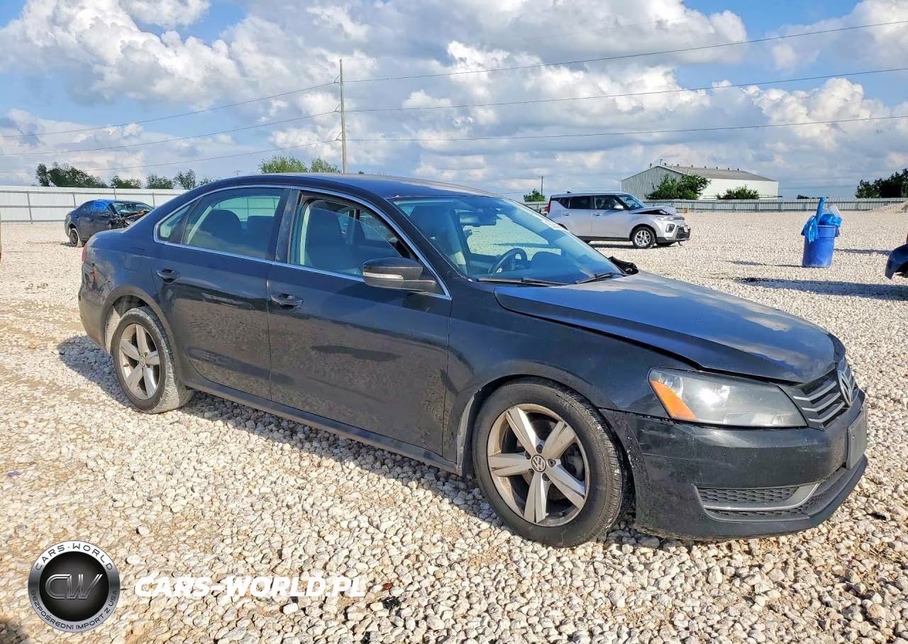 2013 Volkswagen Passat Se VIN:1VWBP7A31DC085082 - 4