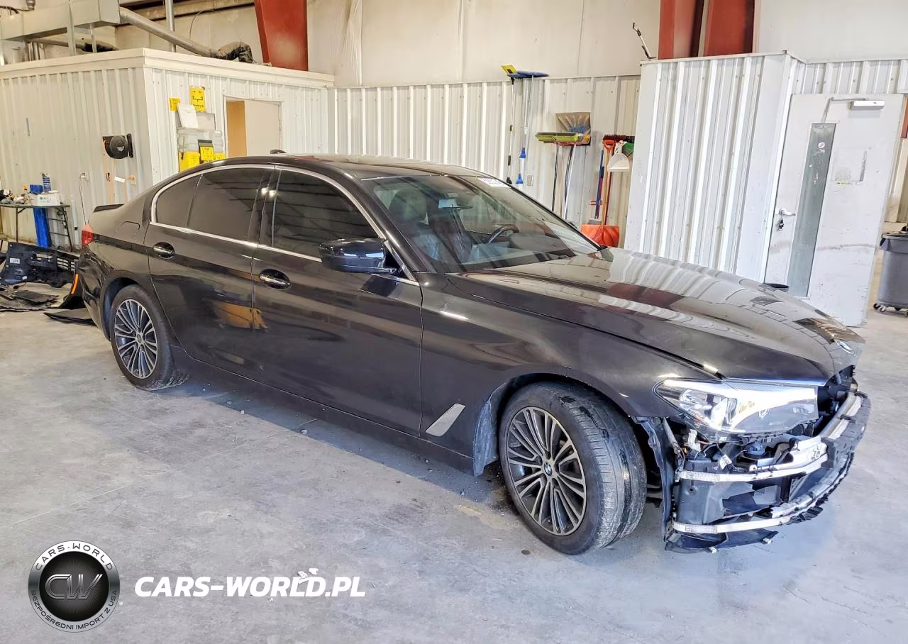 2017 BMW 530 Xi VIN:WBAJA7C33HWA70889 - 4