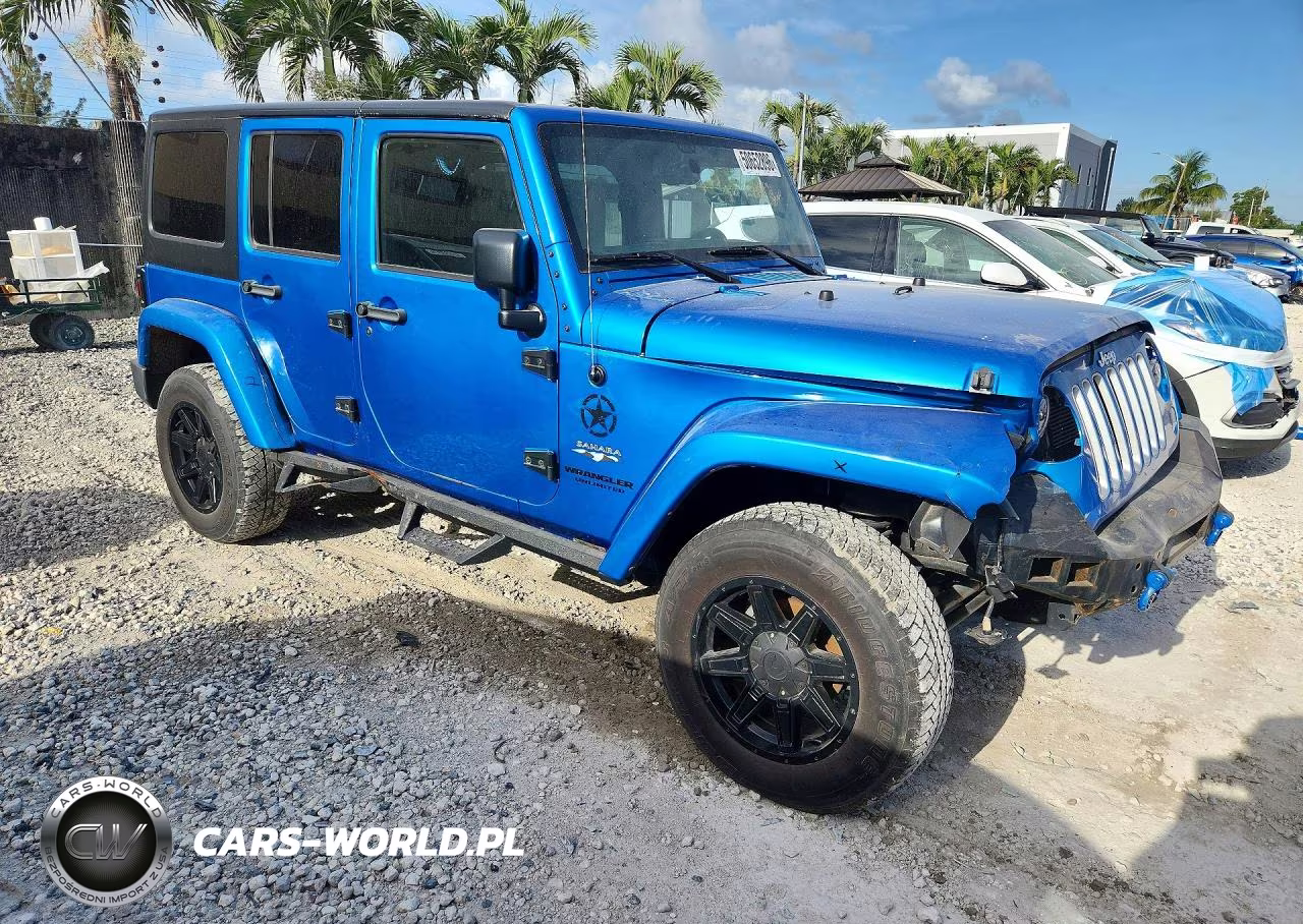 2016 Jeep Wrangler Unlimited Sahara VIN:1C4BJWEG5GL310295 - 4