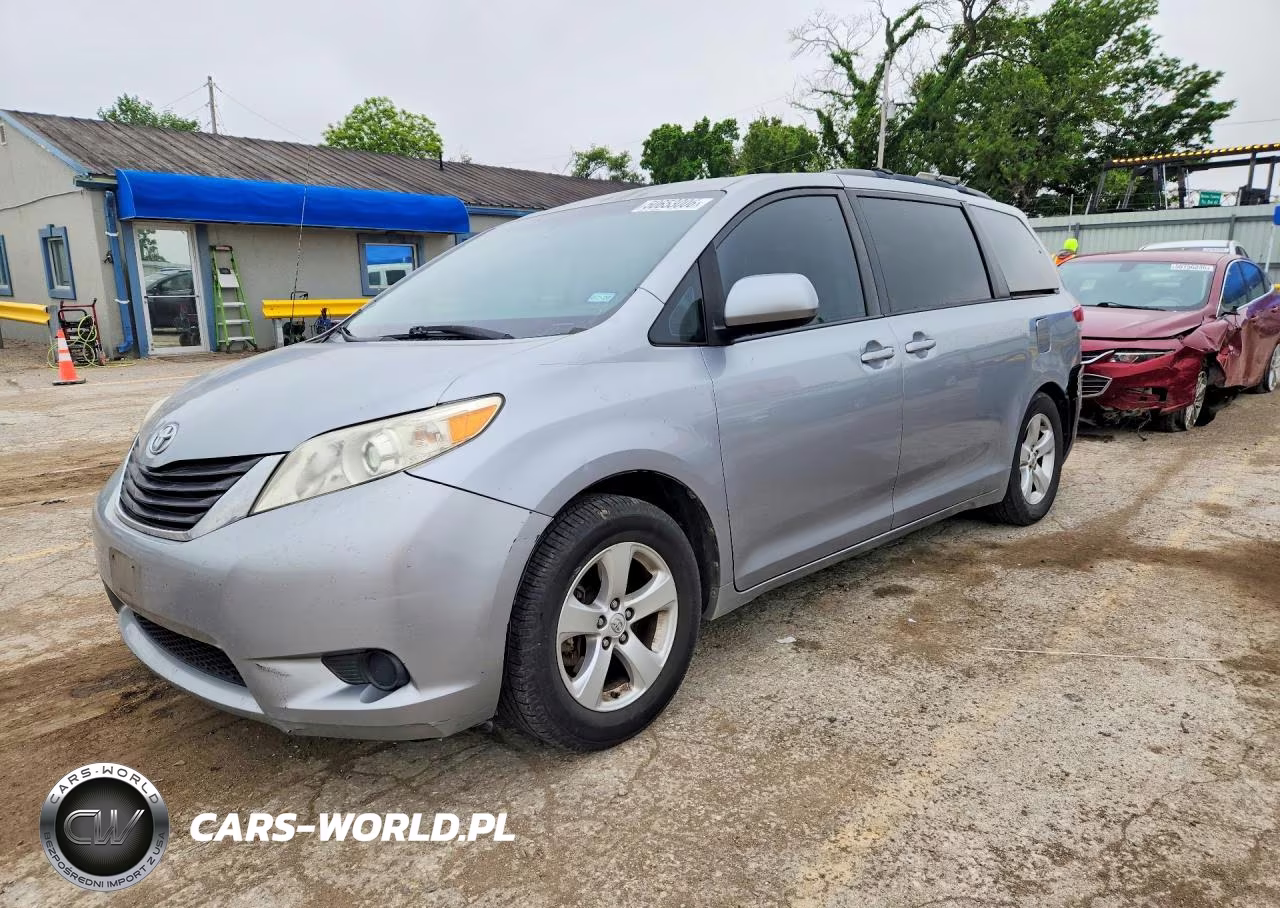 2013 Toyota Sienna Le