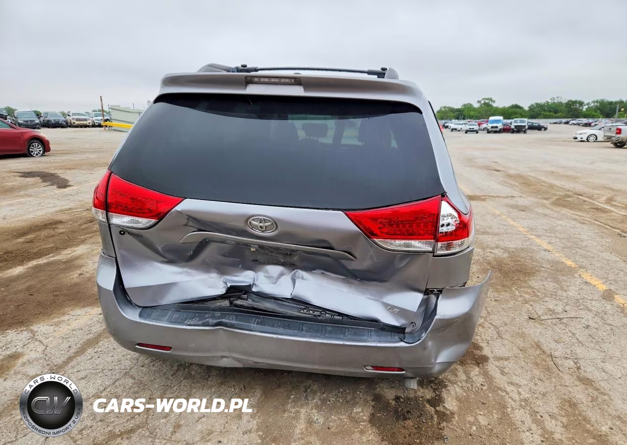 2013 Toyota Sienna Le VIN:5TDKK3DC8DS379857 - 6