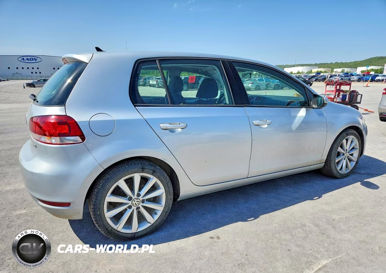2013 Volkswagen Golf VIN:WVWDM7AJ4DW029493 - 3