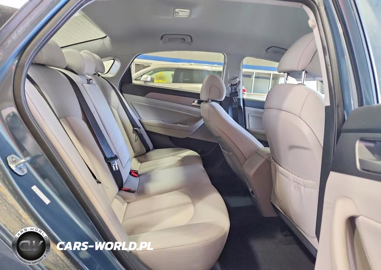 2016 Hyundai Sonata Hybrid VIN:KMHE24L16GA033211 - 10