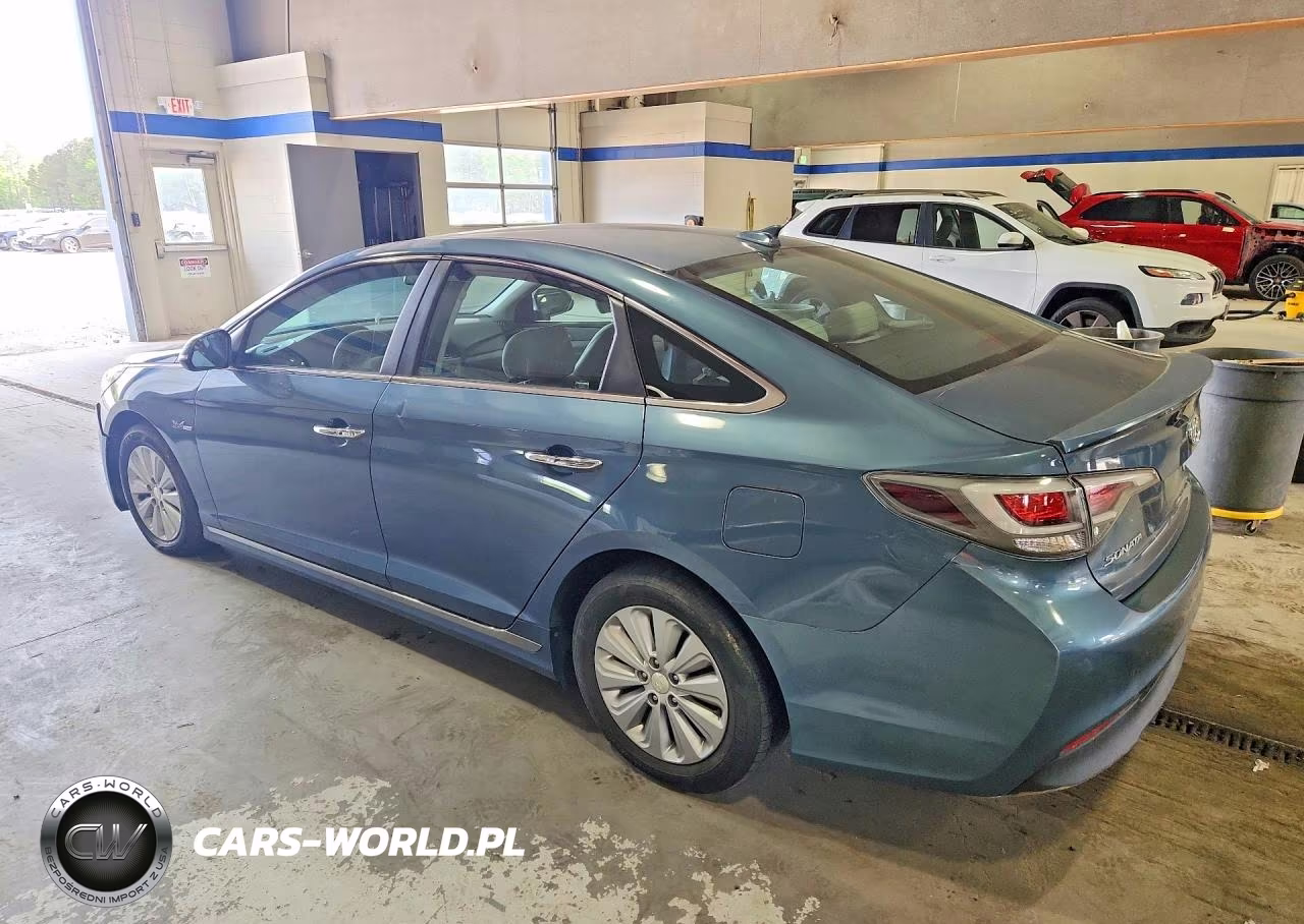 2016 Hyundai Sonata Hybrid VIN:KMHE24L16GA033211 - 2