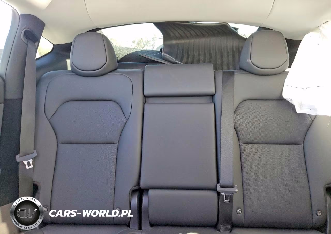 2026 Tesla Model Y VIN:7SAYGDED5TF413834 - 10