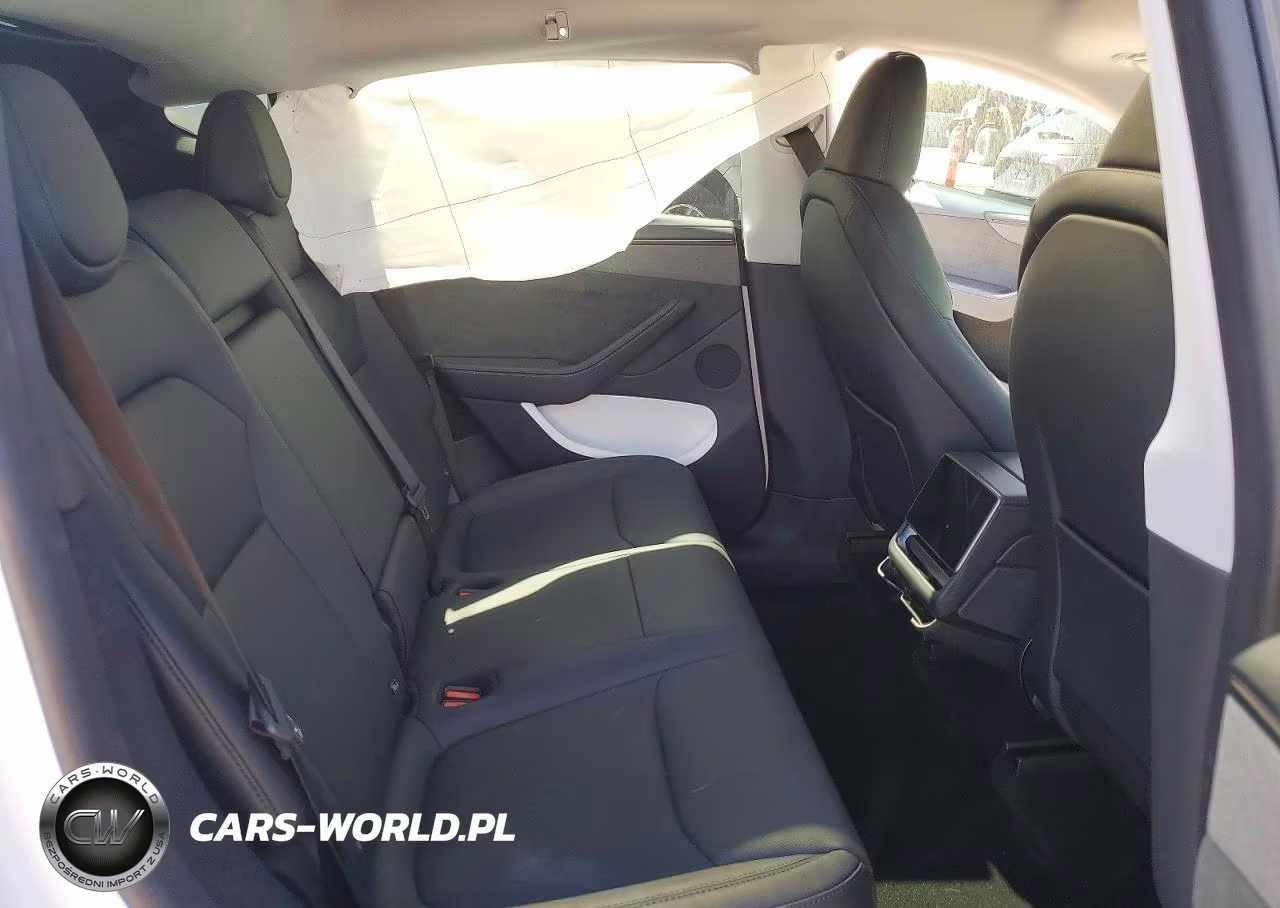 2026 Tesla Model Y VIN:7SAYGDED5TF413834 - 11