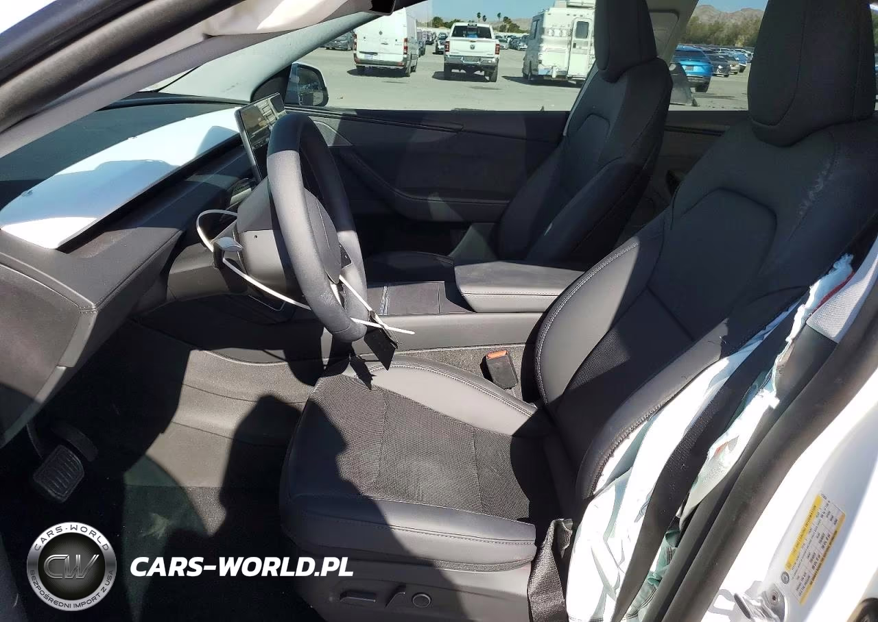2026 Tesla Model Y VIN:7SAYGDED5TF413834 - 7