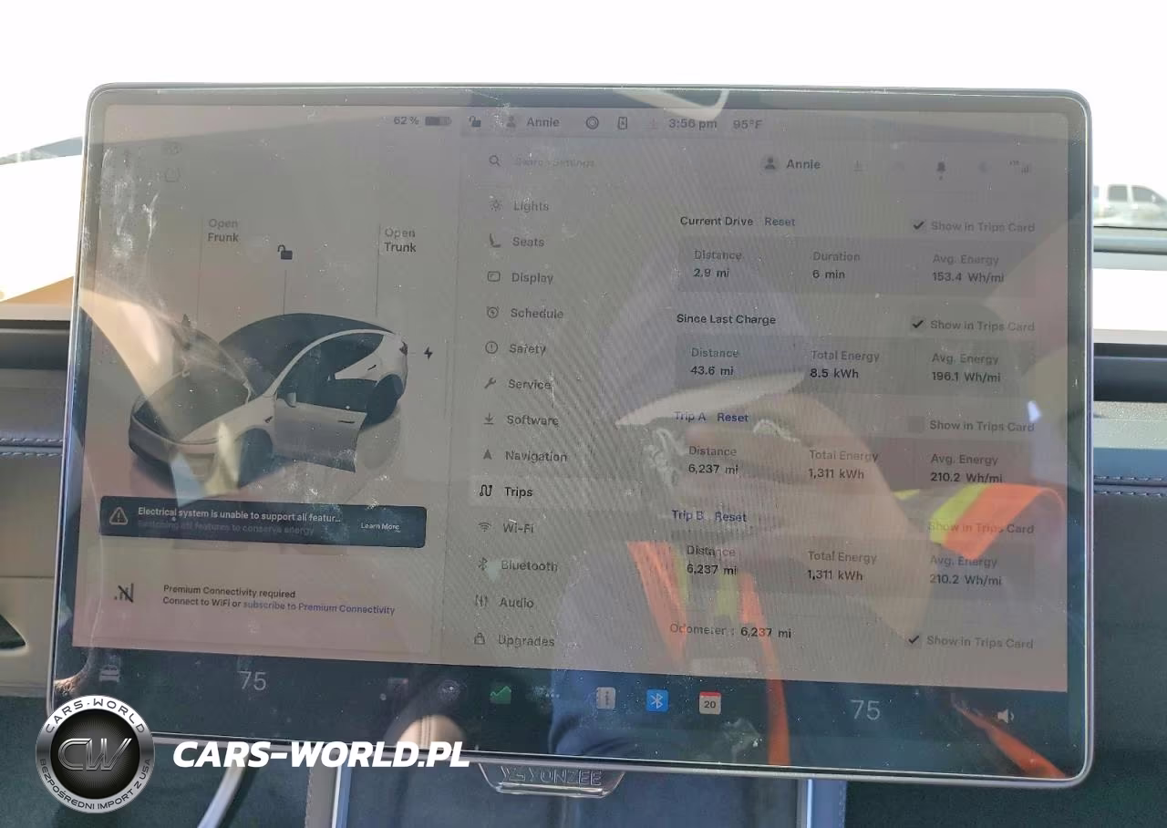 2026 Tesla Model Y VIN:7SAYGDED5TF413834 - 9