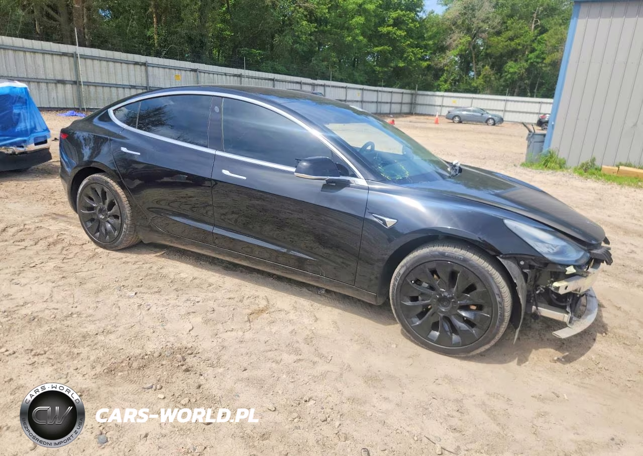 2019 Tesla Model 3 VIN:5YJ3E1EAXKF307198 - 4