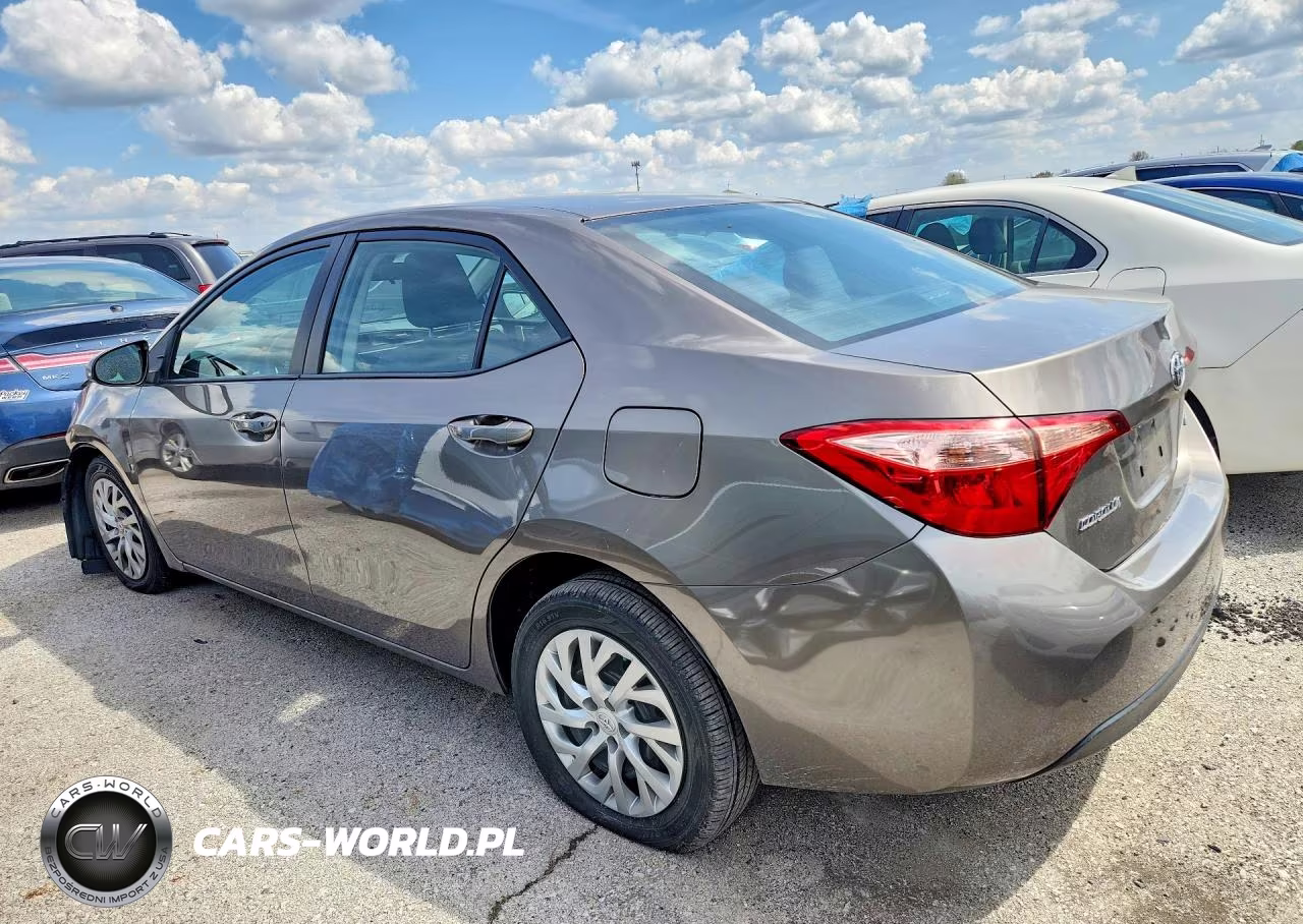 2017 Toyota Corolla VIN:2T1BURHE5HC815782 - 2