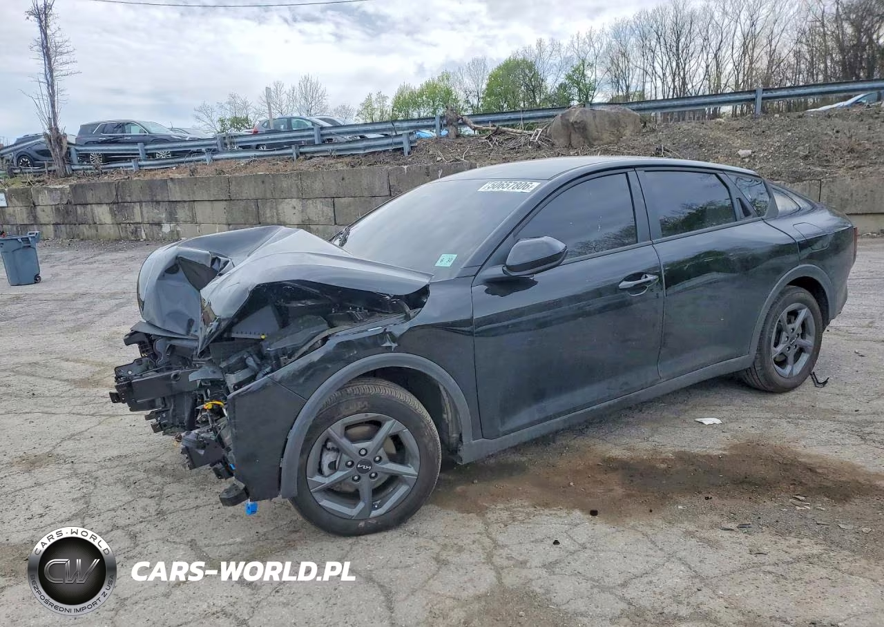 2025 Kia K4 Lxs – zdjęcie 1 z 14
