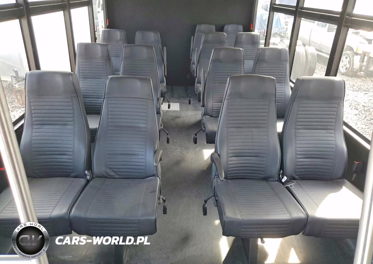 2017 Ford Econoline E450 Super Duty Cutaway Van VIN:1FDFE4FS0HDC62922 - 11