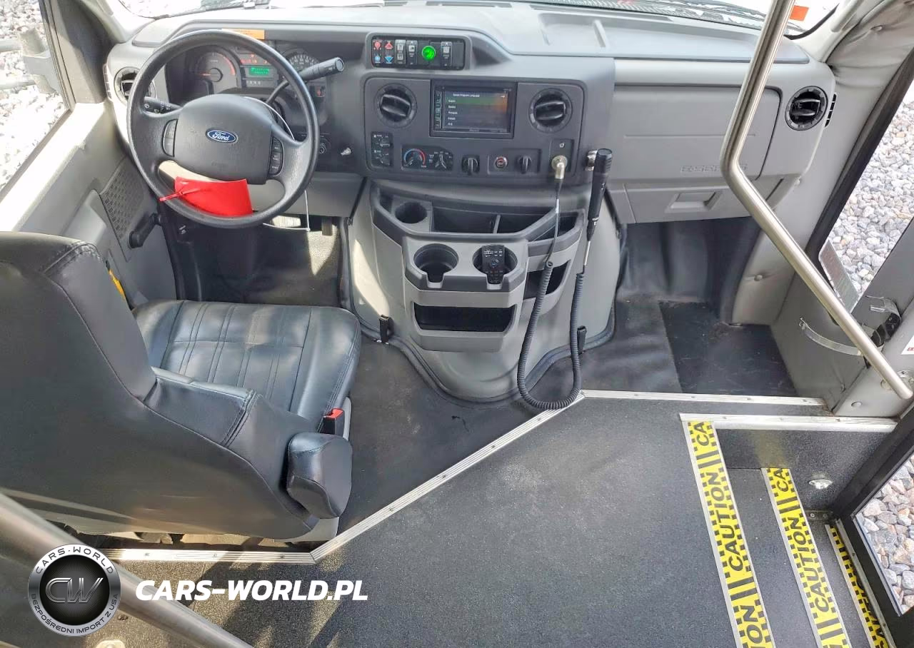 2017 Ford Econoline E450 Super Duty Cutaway Van VIN:1FDFE4FS0HDC62922 - 8