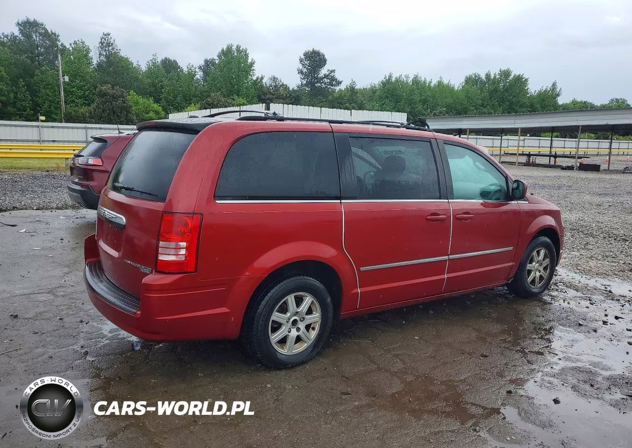 2010 Chrysler Town & Country Touring VIN:2A4RR5D17AR215017 - 3