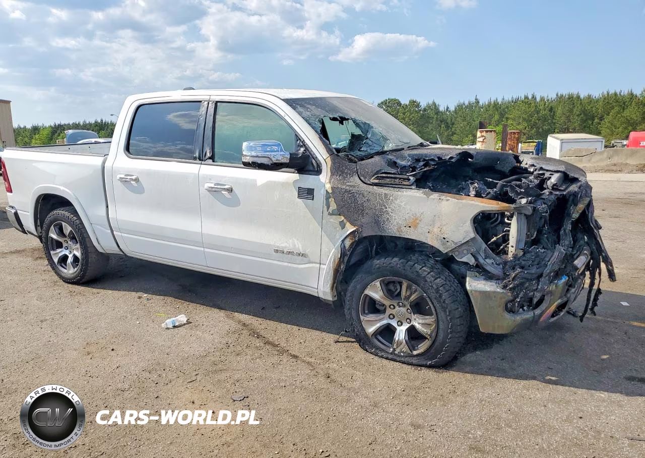 2022 Ram 1500 Laramie VIN:1C6SRFJT5NN478894 - 4