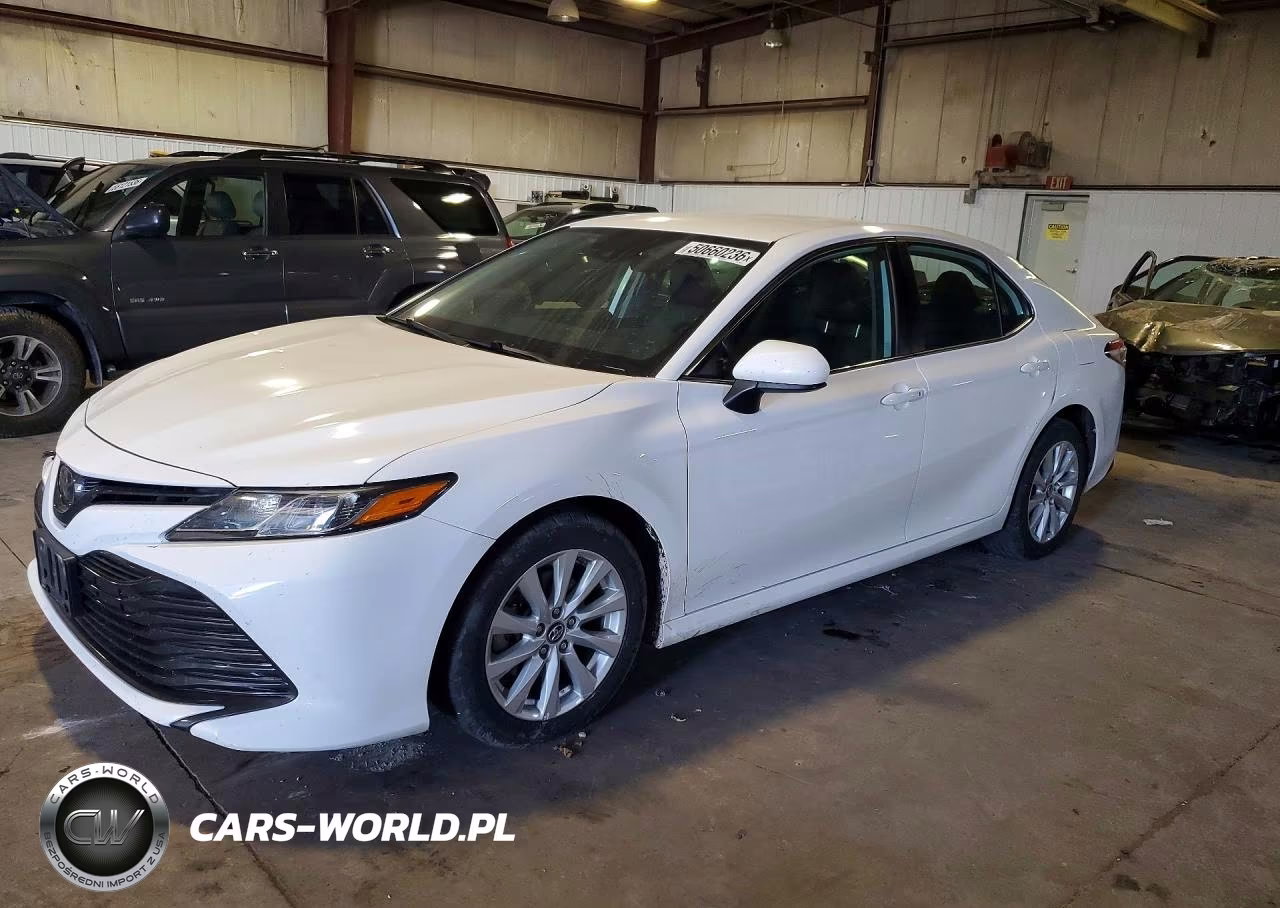 2019 Toyota Camry Le – zdjęcie 1 z 12