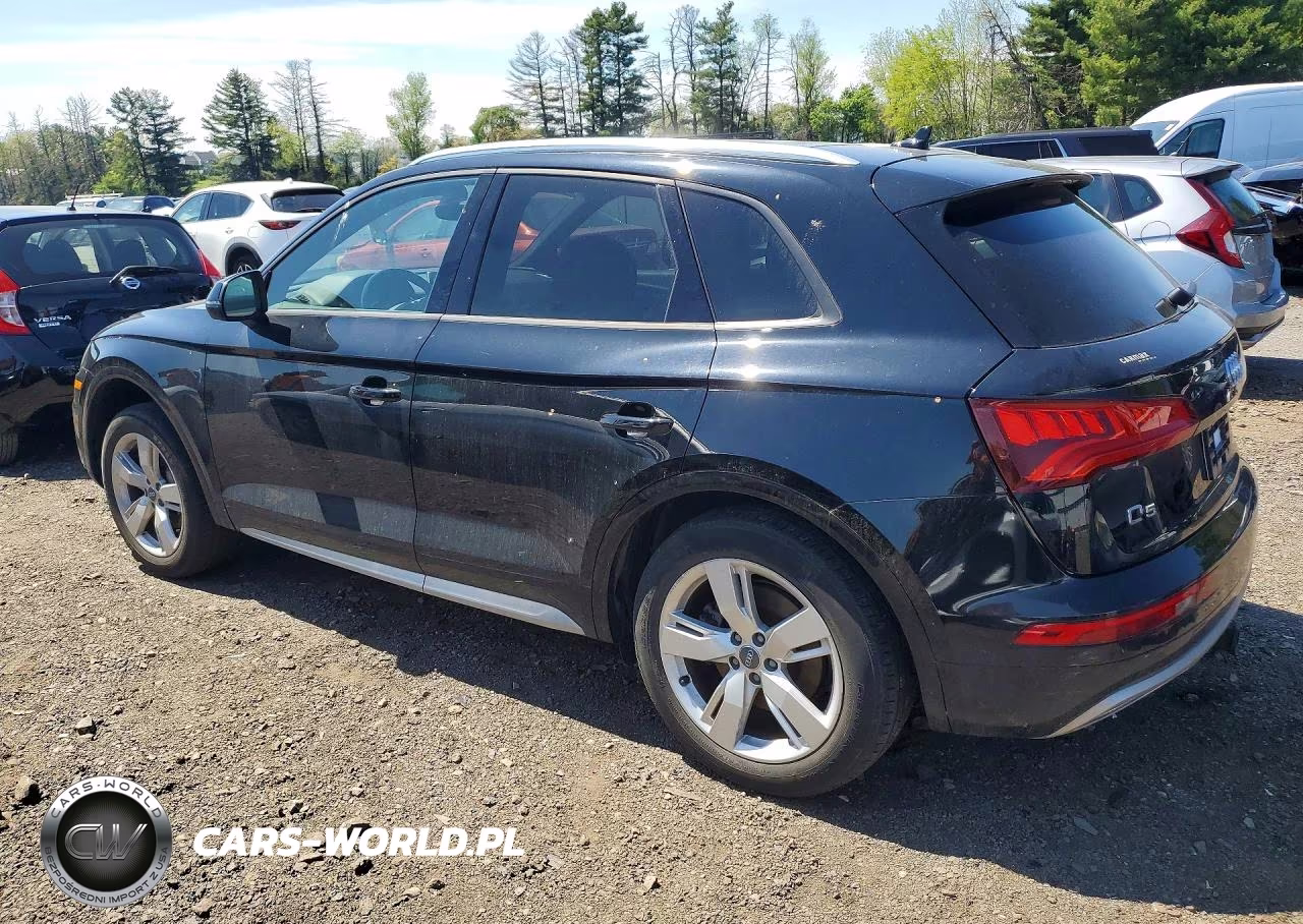 2018 Audi Q5 Premium VIN:WA1ANAFY2J2021442 - 2