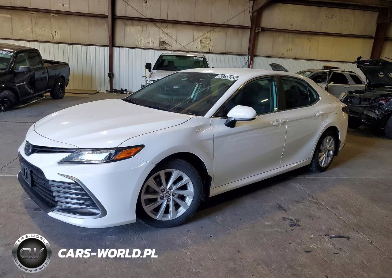 2024 Toyota Camry Le – zdjęcie 1 z 12
