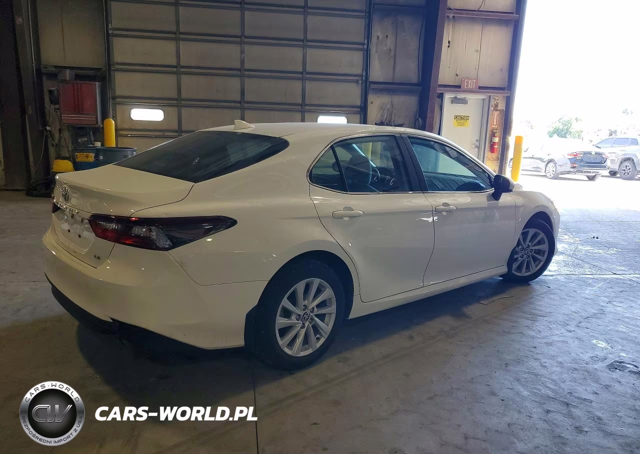 2024 Toyota Camry Le VIN:4T1C11AK7RU868594 - 3