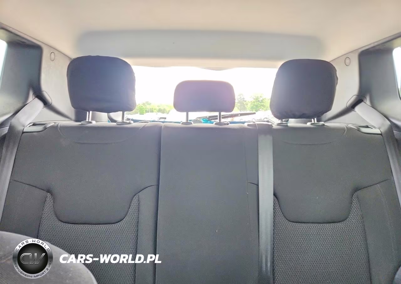 2020 Jeep Renegade Latitude VIN:ZACNJABB6LPL71358 - 10