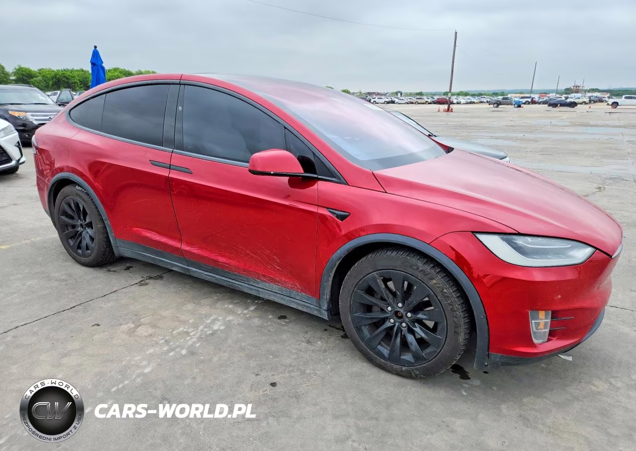 2017 Tesla Model X VIN:5YJXCDE28HF060211 - 4