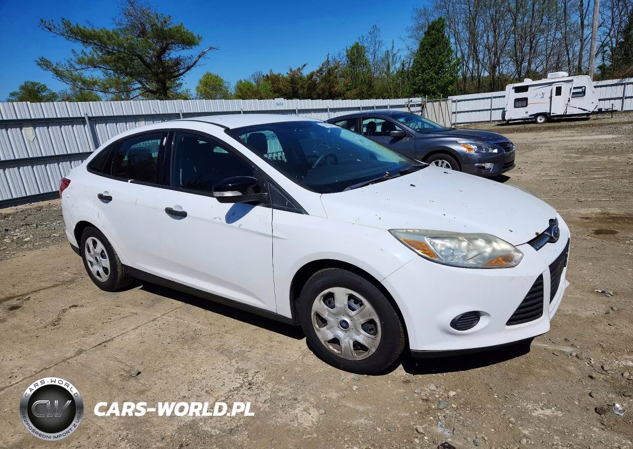 2013 Ford Focus S VIN:1FADP3E27DL320662 - 4