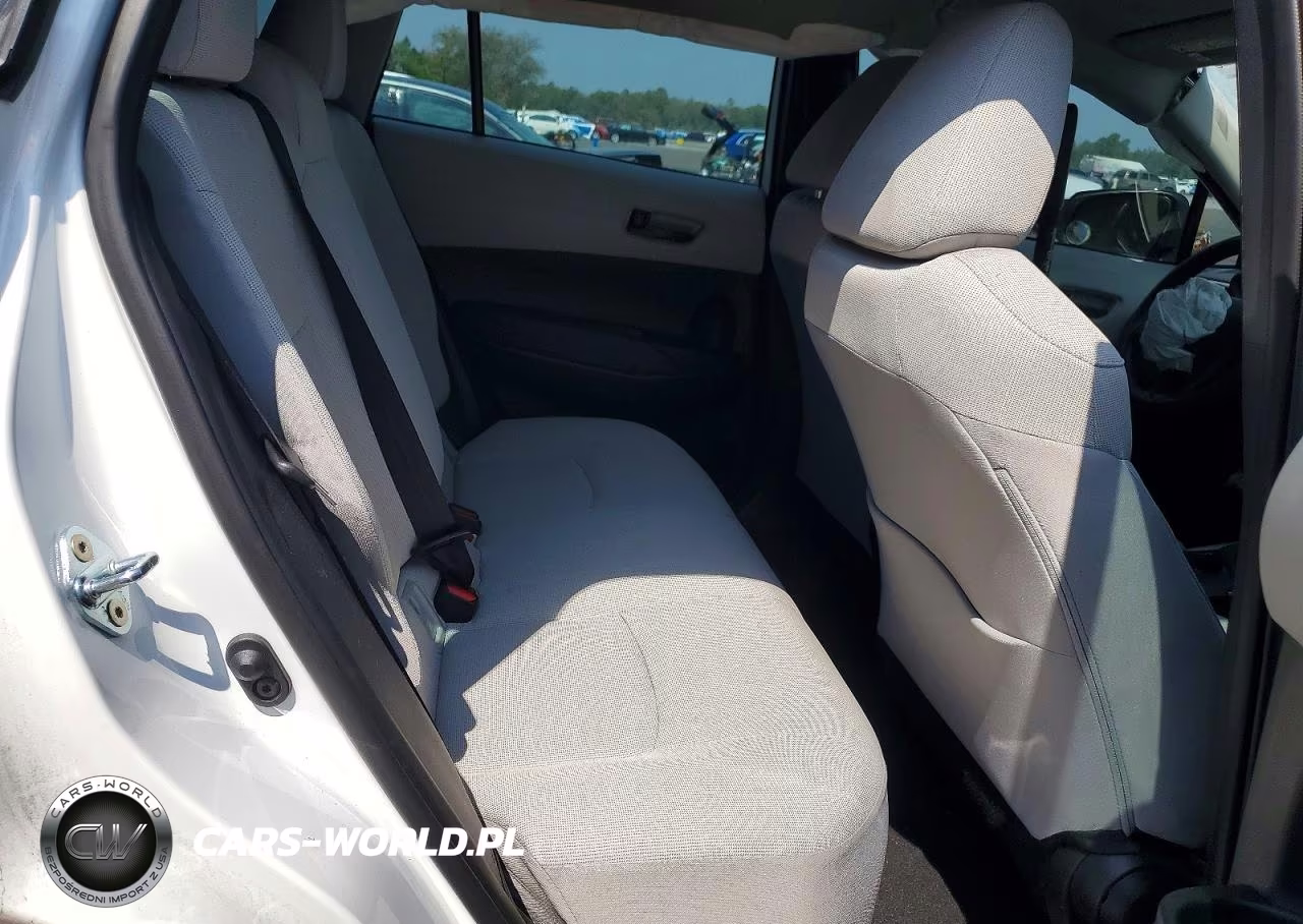 2024 Toyota Corolla Cross L VIN:7MUAAAAG2RV115802 - 10