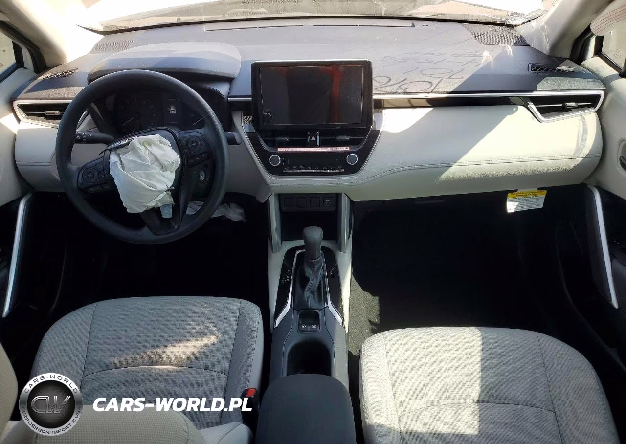 2024 Toyota Corolla Cross L VIN:7MUAAAAG2RV115802 - 8