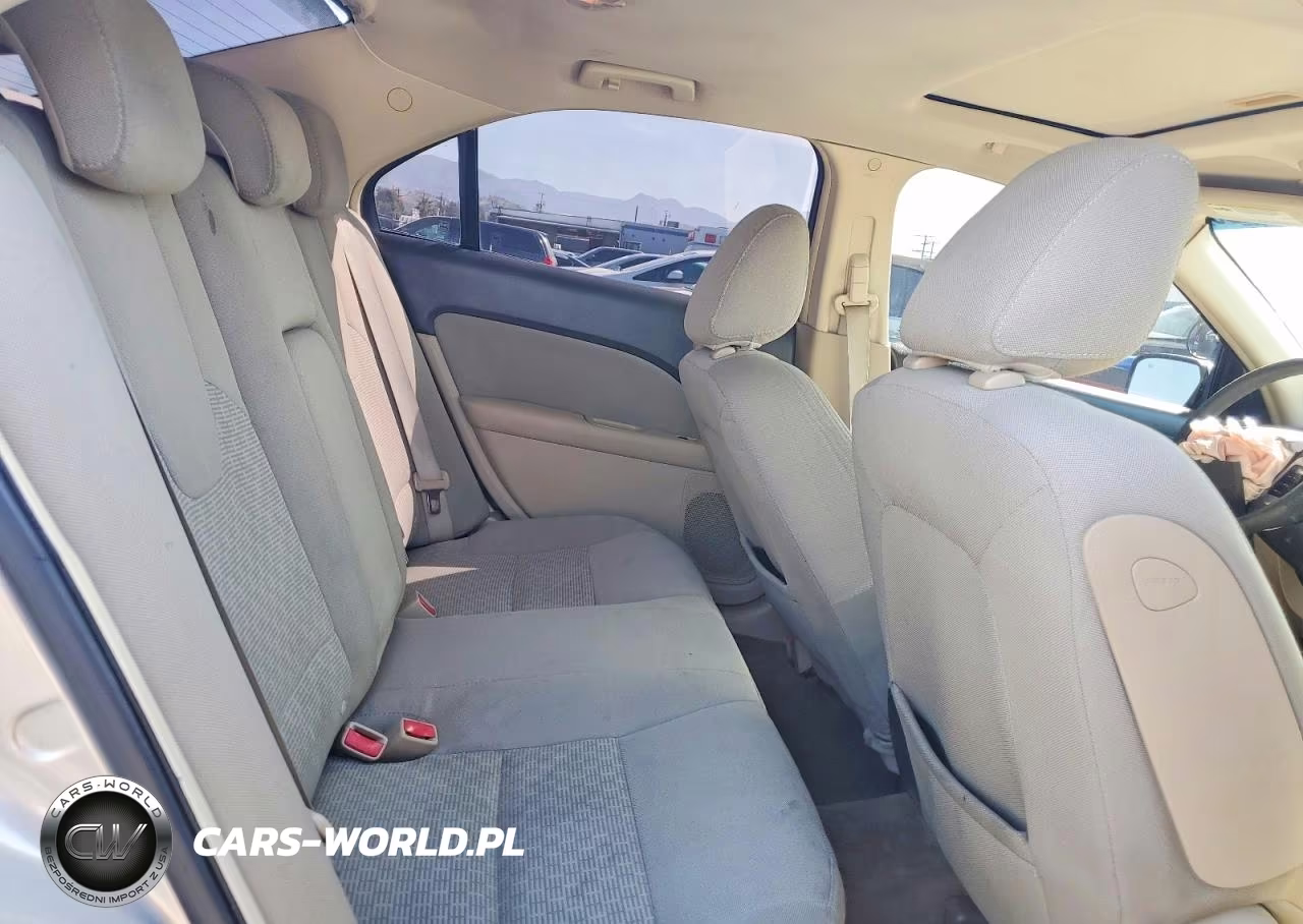2010 Ford Fusion VIN:3FAHP0HA1AR382817 - 10