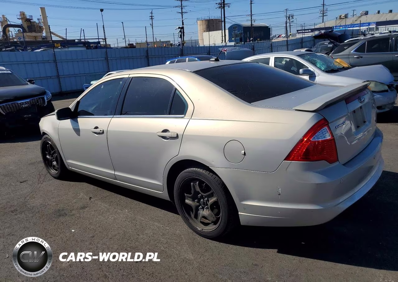 2010 Ford Fusion VIN:3FAHP0HA1AR382817 - 2