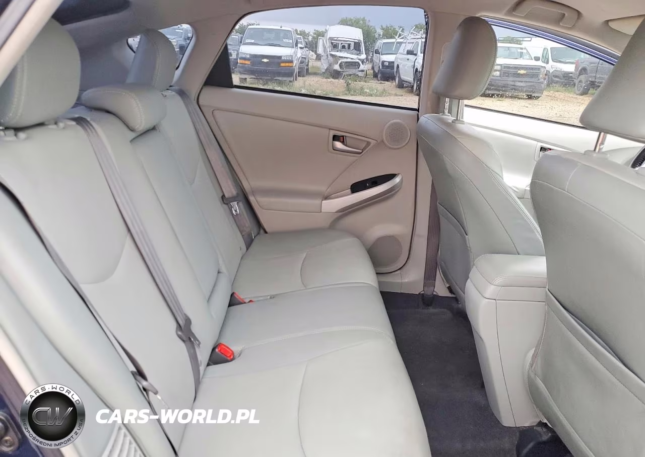 2013 Toyota Prius Four VIN:JTDKN3DUXD0344367 - 10