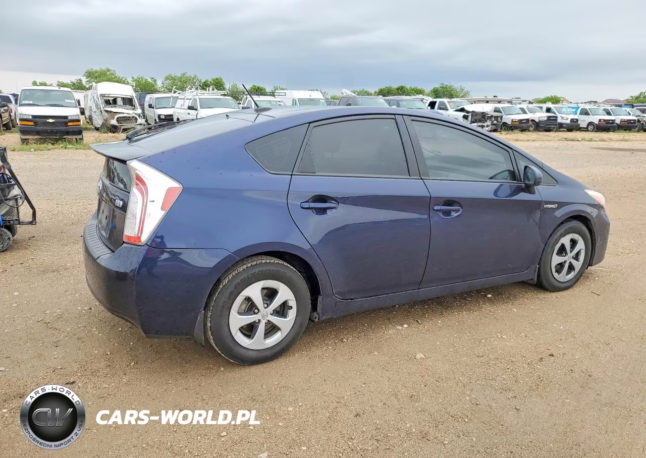2013 Toyota Prius Four VIN:JTDKN3DUXD0344367 - 3